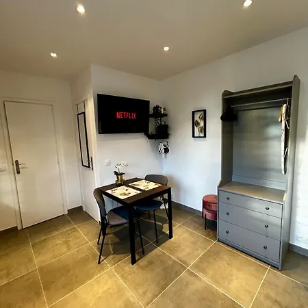 Casa de Férias Maisonnette 2 Pers Confort Pres De Paris Bobigny